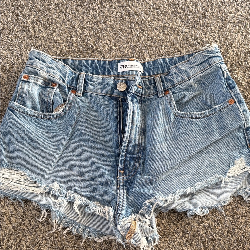 Zara Women's Light Blue Frayed Denim Shorts